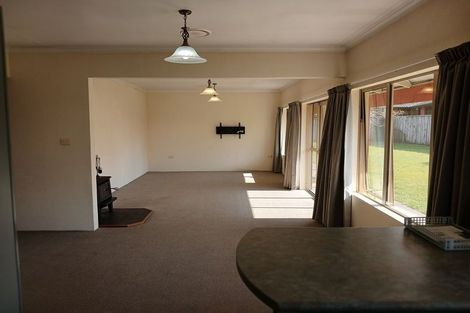 Photo of property in 7 Elizabeth Grove, Stratford, 4332