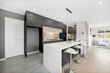 Photo of property in 15 Drumconnell Drive, Flat Bush, Auckland, 2019