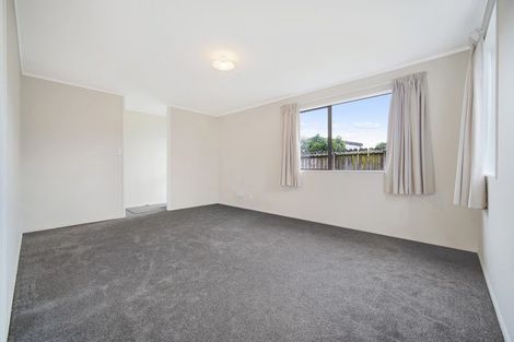 Photo of property in 2/6 Trimdon Street, Randwick Park, Auckland, 2105