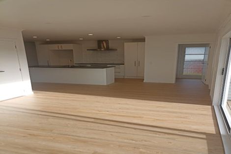 Photo of property in 2/462 East Coast Road, Windsor Park, Auckland, 0630