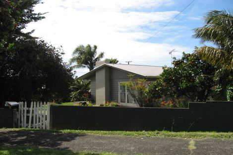 Photo of property in 1 Mountain Road, Mangere Bridge, Auckland, 2022