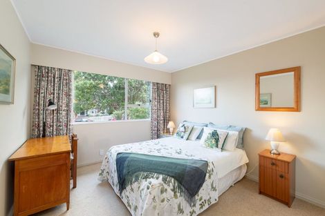 Photo of property in 5 Ardal Grove, Tirohanga, Lower Hutt, 5010