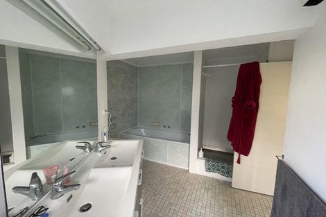 Photo of property in 64 Island Bay Road, Beach Haven, Auckland, 0626