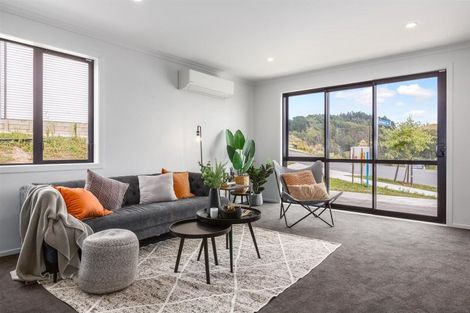 Photo of property in 27 Oakum Road, Whitby, Porirua, 5024