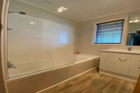 Photo of property in 6 Perth Place, Awapuni, Palmerston North, 4412