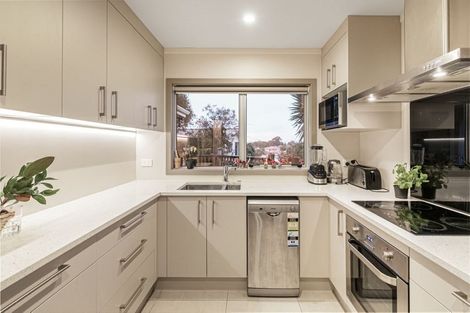 Photo of property in 2/42 Hogans Road, Glenfield, Auckland, 0629