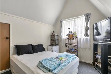 Photo of property in 99 Kemp Road, Massey, Auckland, 0614