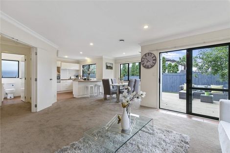 Photo of property in 16 Kilsyth Way, East Tamaki Heights, Auckland, 2016