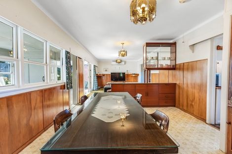 Photo of property in 21 Saint Leonards Road, Kelston, Auckland, 0602