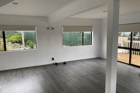 Photo of property in 23a Melandra Road, Stanmore Bay, Whangaparaoa, 0932