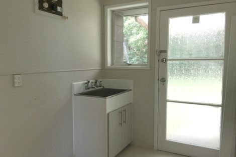 Photo of property in 21 Finn Place, Totara Vale, Auckland, 0629