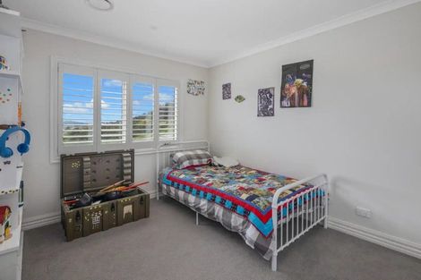 Photo of property in 30 Grumman Lane, Newlands, Wellington, 6037