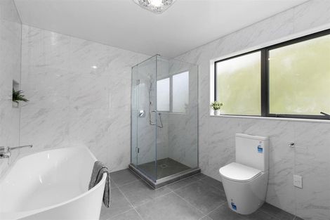 Photo of property in 5 Pihipihi Way, Crofton Downs, Wellington, 6035