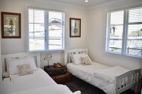 Photo of property in 60 Sarah Street, Waikawa Beach, Manakau, 5573