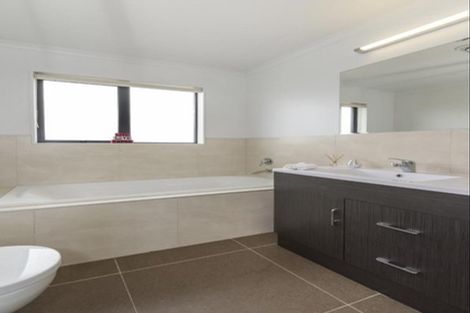 Photo of property in 12 Peerless Avenue, Takanini, 2112