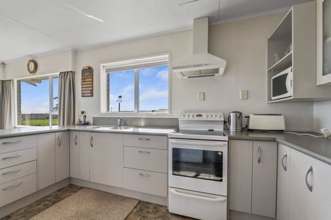 Photo of property in 155 Cross Road, Lepperton, New Plymouth, 4373