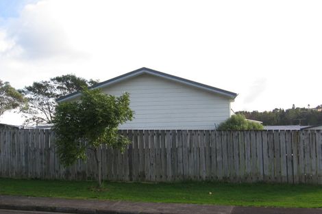 Photo of property in 9 Taioma Crescent, Te Atatu Peninsula, Auckland, 0610