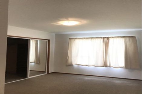 Photo of property in 16 Roberts Road, Te Atatu South, Auckland, 0610
