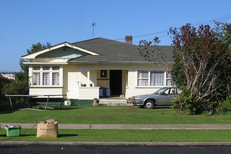 Photo of property in 11 Freyberg Avenue, Papatoetoe, Auckland, 2104