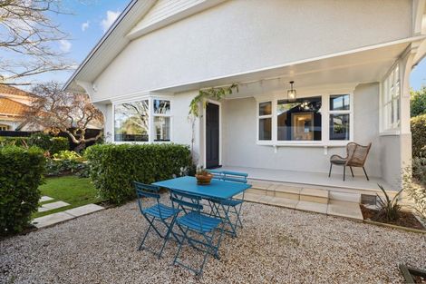 Photo of property in 19 Weston Road, St Albans, Christchurch, 8052