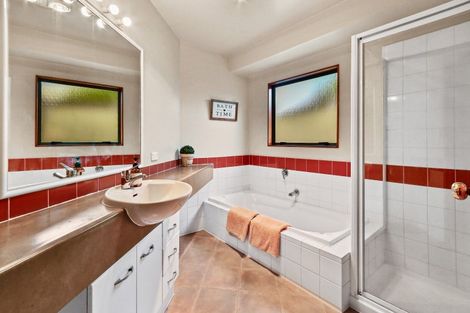 Photo of property in 3 Trossach Place, Wattle Downs, Auckland, 2103