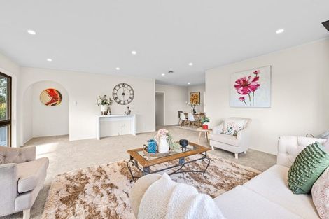 Photo of property in 351 Triangle Road, Massey, Auckland, 0614