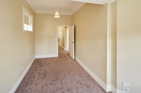 Photo of property in 40 Roxburgh Street, Mount Victoria, Wellington, 6011