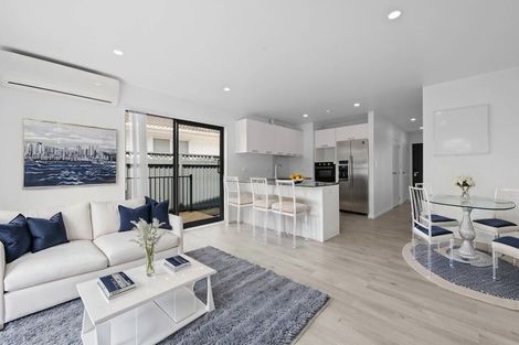 Photo of property in 33 Sunnypark Avenue, Rosehill, Papakura, 2113