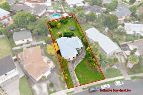 Photo of property in 12 La Trobe Street, Pakuranga Heights, Auckland, 2010