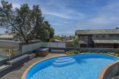 Photo of property in 8u1e The Esplanade, Whitianga, 3510