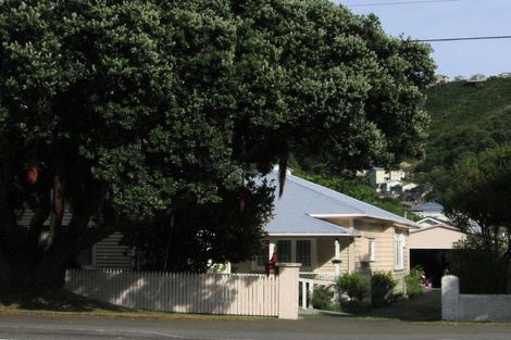 Photo of property in 240 The Parade, Island Bay, Wellington, 6023