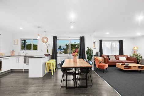 Photo of property in 22 Gilbass Avenue, Hamilton Lake, Hamilton, 3204