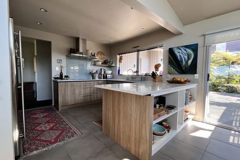 Photo of property in 42 Ravenwood Drive, Forrest Hill, Auckland, 0620