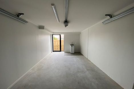 Photo of property in 6/5 Peachgrove Road, Te Atatu Peninsula, Auckland, 0610