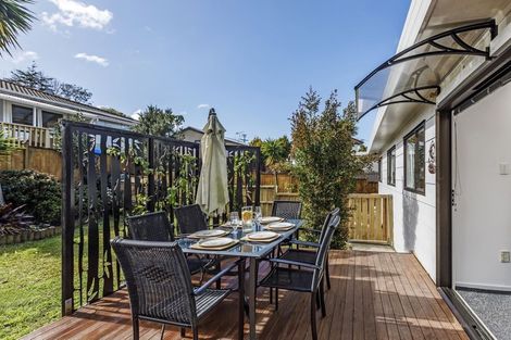 Photo of property in 2/6 Orton Street, Glenfield, Auckland, 0627