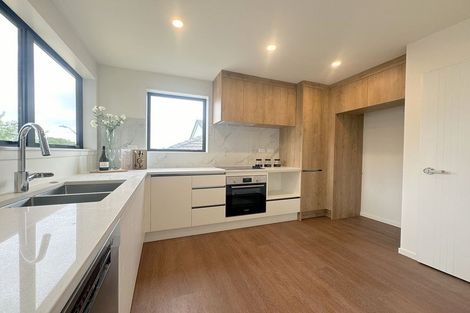 Photo of property in 6b Landsdale Place, Massey, Auckland, 0614