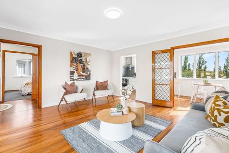 Photo of property in 207 Sturges Road, Henderson, Auckland, 0612