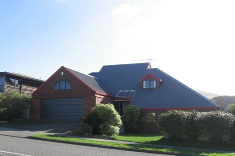 Photo of property in 118 Westchester Drive, Churton Park, Wellington, 6037