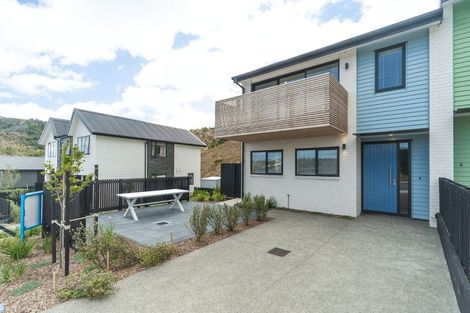 Photo of property in 33 Oakum Road, Whitby, Porirua, 5024