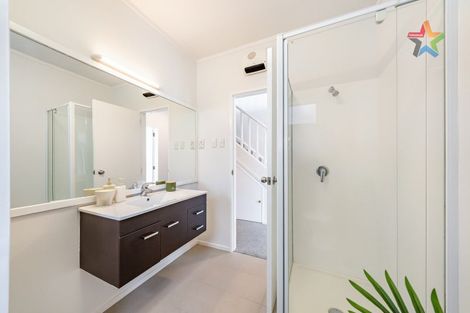 Photo of property in Mcfarlane Mews, 2u7 Mcfarlane Street, Mount Victoria, Wellington, 6011
