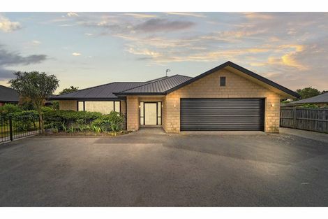 Photo of property in 13 Keats Place, Rolleston, 7614