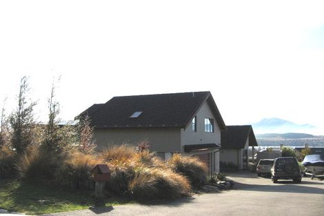 Photo of property in 6 Foxglove Heights, Wanaka, 9305