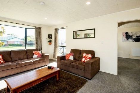 Photo of property in 96 Hillcrest Drive, Kelvin Grove, Palmerston North, 4414