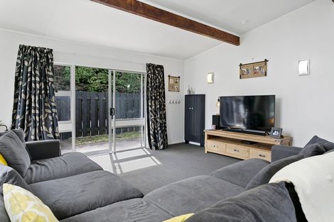 Photo of property in 4 Kereru Street, Two Mile Bay, Taupo, 3330