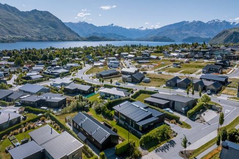 Photo of property in 25 Matipo Street, Wanaka, 9305