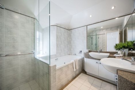 Photo of property in 1/14 Clifton Road, Hauraki, Auckland, 0622