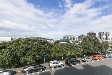 Photo of property in The Villas, 33u7 Hobson Street, Thorndon, Wellington, 6011