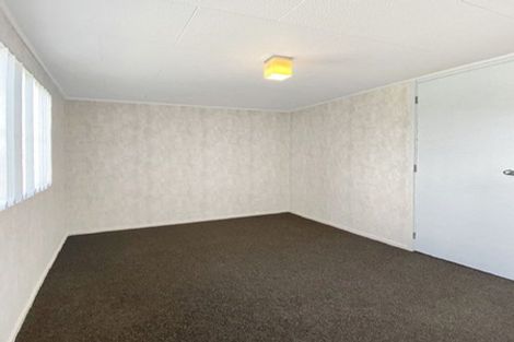 Photo of property in 18 Glen Close, Glen Eden, Auckland, 0602