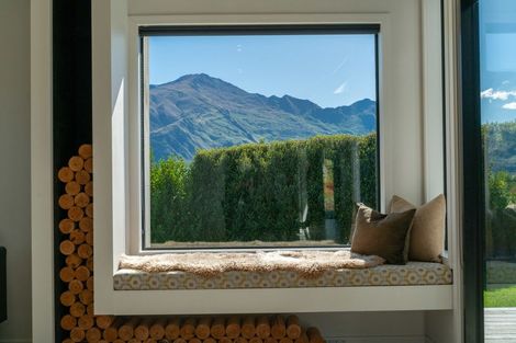 Photo of property in 25 Matipo Street, Wanaka, 9305