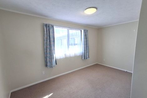 Photo of property in 53f2 Clifford Road, Johnsonville, Wellington, 6037